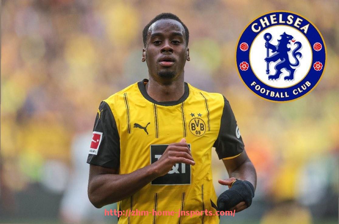 江南综合体育-世俱杯奖杯外观演变史及设计理念变迁探讨